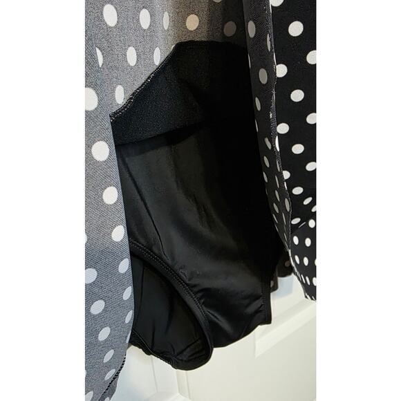 Inches Away Women's‎ One Piece Swimsuit Size 12 Polka Dots Black - Picture 2 of 7